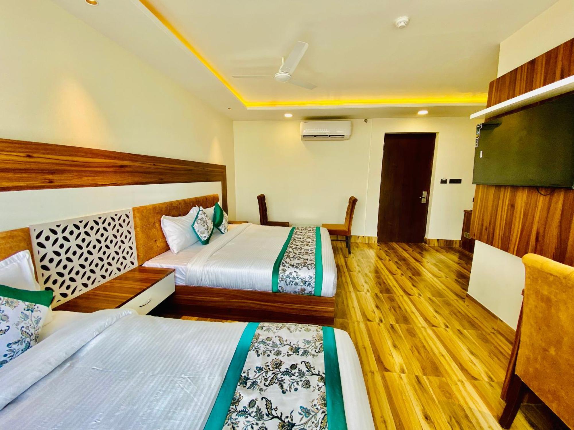Hotel White House 350 Mtr From Golden Temple อัมริตสา ภายนอก รูปภาพ