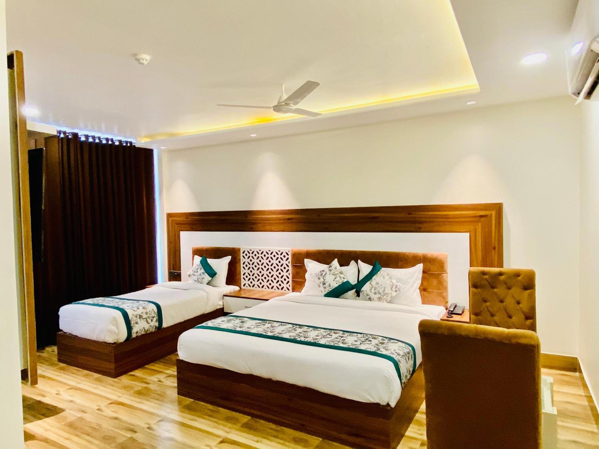 Hotel White House 350 Mtr From Golden Temple อัมริตสา ภายนอก รูปภาพ